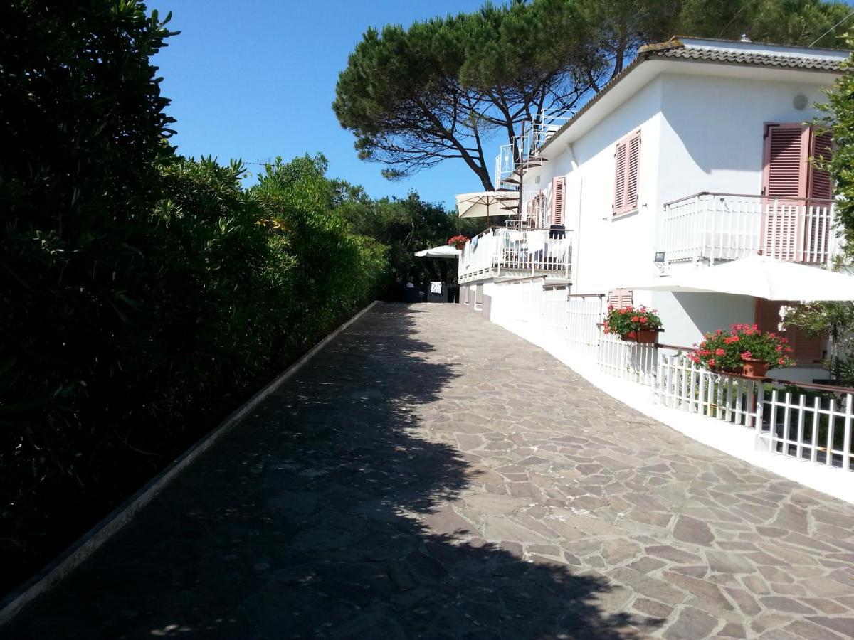 Appartamento In Villa Valentini, Fronte Mare, Giardino E Parcheggio Privato, Wifi, Dotato Di Tutti I Confort, Nel Golfo Di Gaeta Minturno Exterior foto