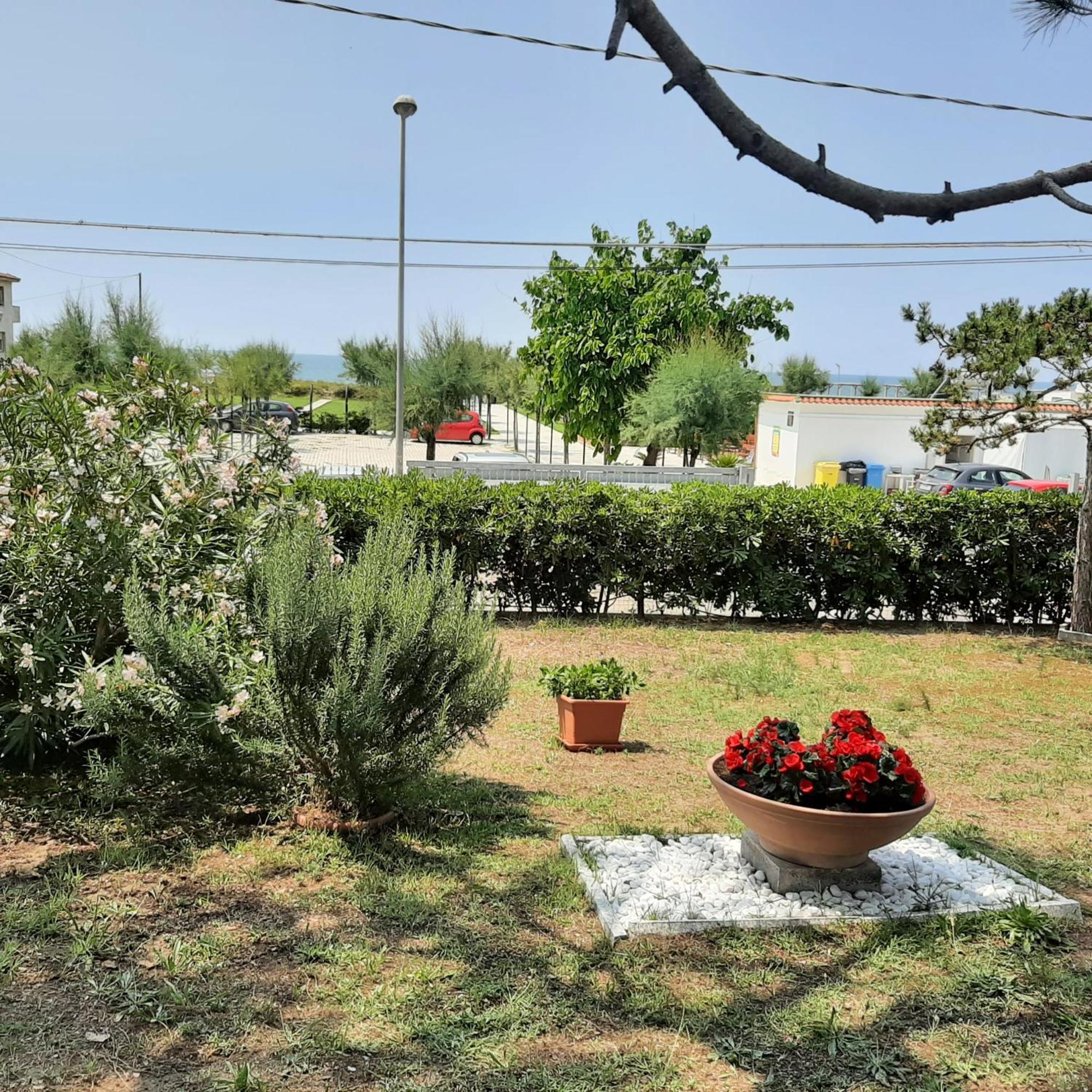 Appartamento In Villa Valentini, Fronte Mare, Giardino E Parcheggio Privato, Wifi, Dotato Di Tutti I Confort, Nel Golfo Di Gaeta Minturno Exterior foto